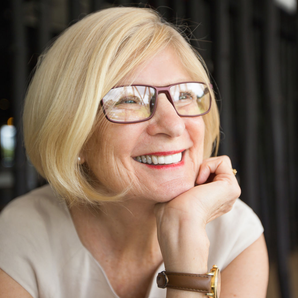 glückliche ältere Frau